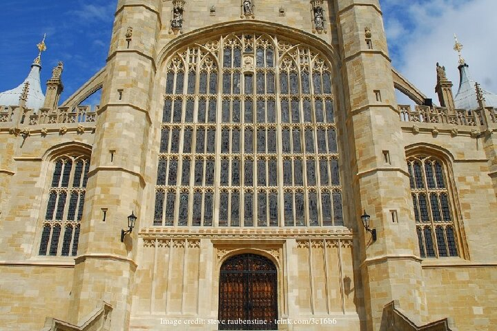 Windsor Castle & St George's Chapel Private 3-hour Walking Tour - Photo 1 of 7